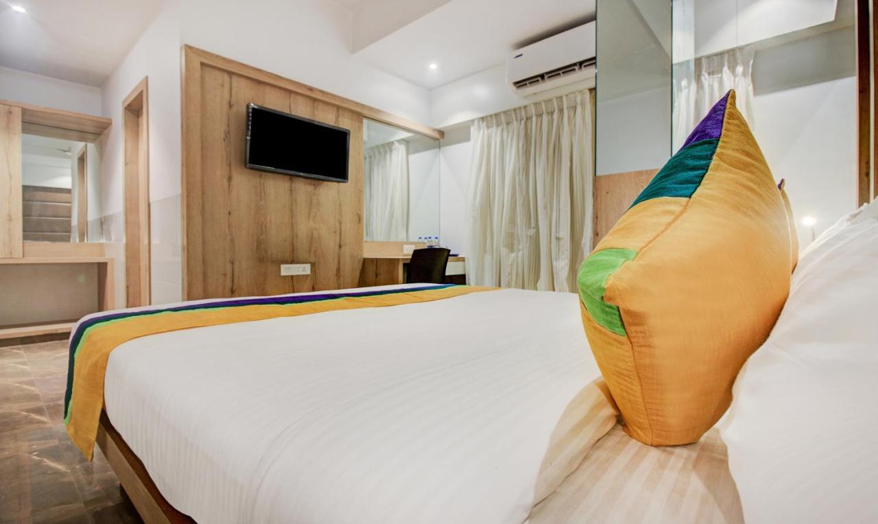 Hotel Aarush Inn Navi Mumbai Exterior photo