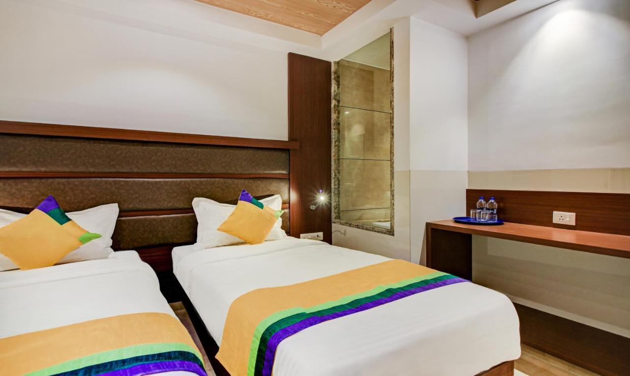Hotel Aarush Inn Navi Mumbai Exterior photo