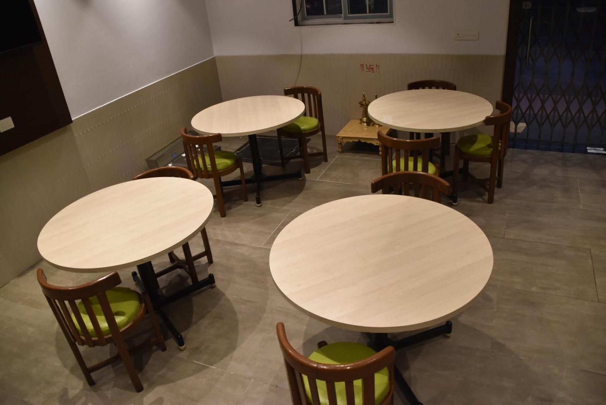 Hotel Aarush Inn Navi Mumbai Exterior photo