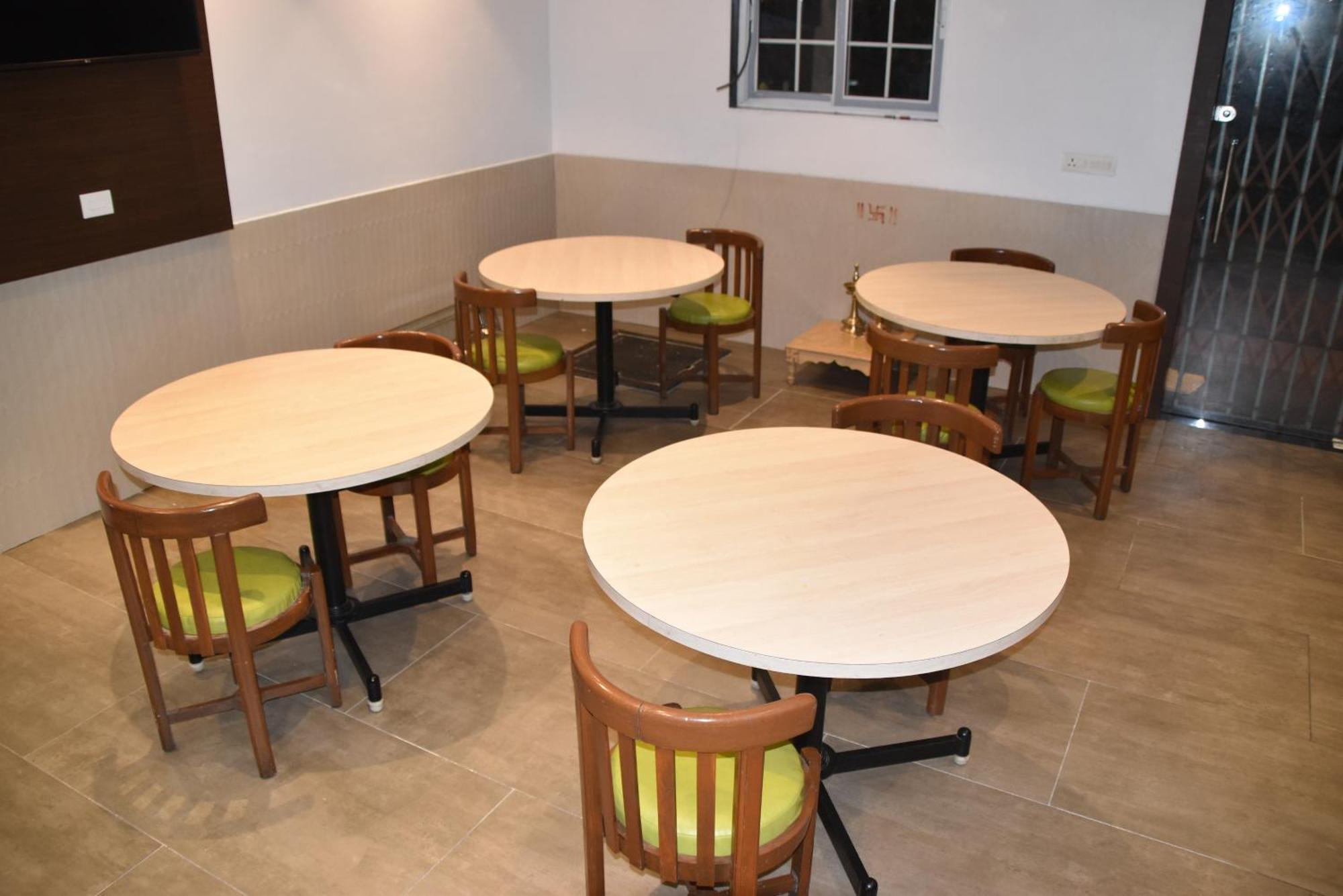 Hotel Aarush Inn Navi Mumbai Exterior photo